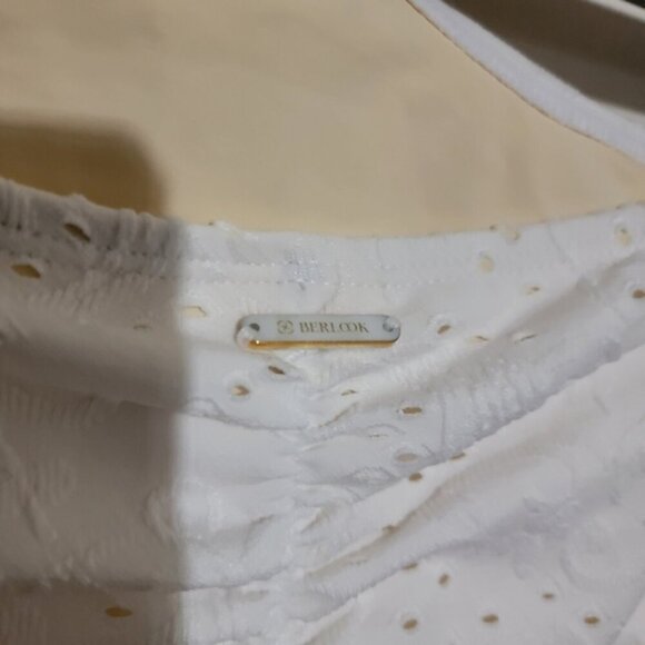 BERLOOK O-Ring Cut Out One-Piece Swimsuit White - Picture 5 of 7